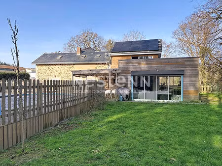 maison à vendre à rochechouart - 7 pièces  5 chambres  piscine  panneaux solaire  garage d