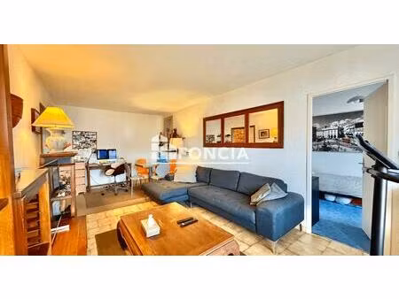 appartement t3 - residence securisee avec ascenseur - proximite centre ville - saint trope