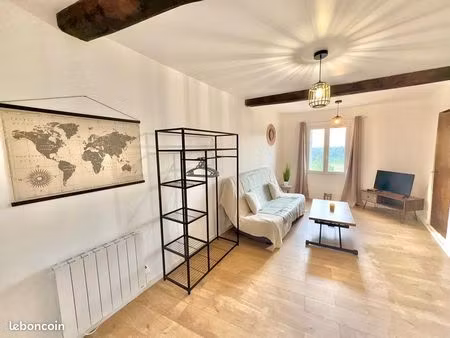 studio rénovée vue dégagée à callas 28m2