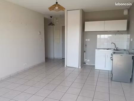 appartement t2 + parking souterrain à louer