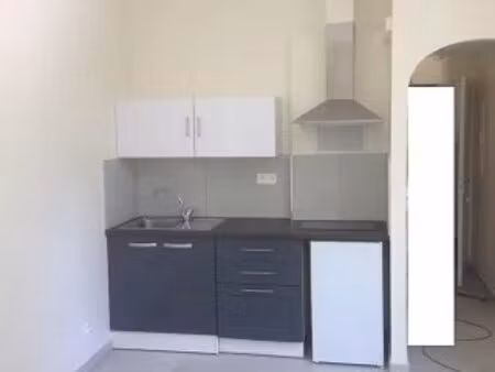 vide: f1bis de 25m² avec parking