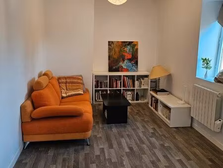 f2 de 48m2 bien placé