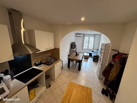 a louer t2 48m² avec emplacement dans garage privé sur thézan lès béziers