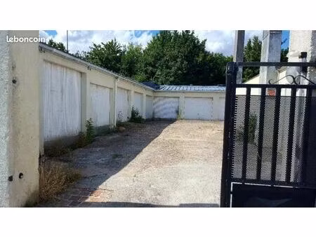 parking/box 1 pièce 15 m²