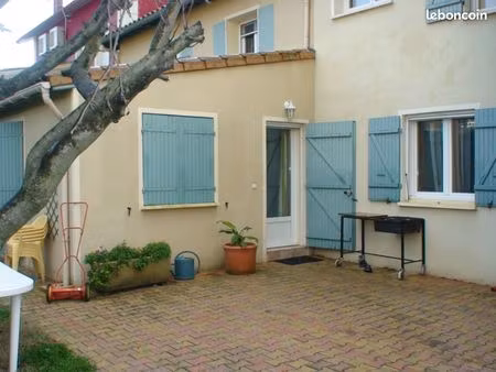 maison f3 rdc  jardin  centre village