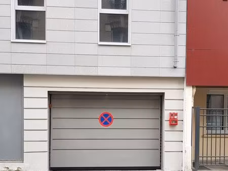 grande place de parking à louer – alfortville (face gare rer d) / résidence de standing ré