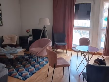 beau f2 meublé vieille ville