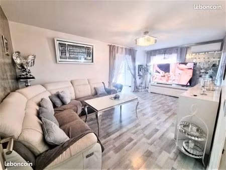 à louer : appartement t4 de 89 m² au pied du métro bagatelle