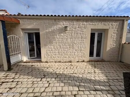 petite maison t3 rénovée aux minimes avec terrasse