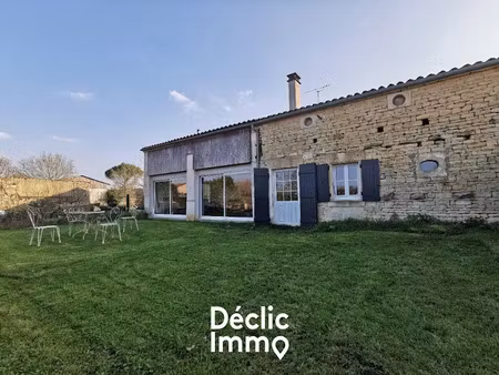 vente maison 8 pièces 149 m² à le vanneau-irleau (79270)  228 800 €