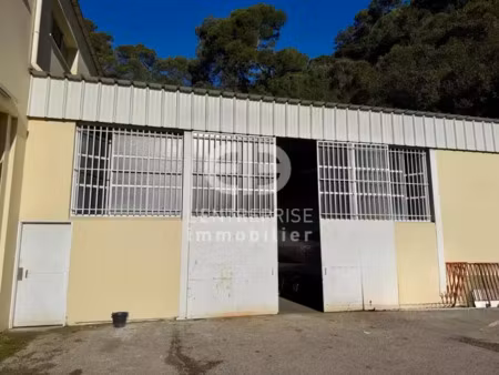 à louer – entrepôt 227 m² – saint andre de la roche