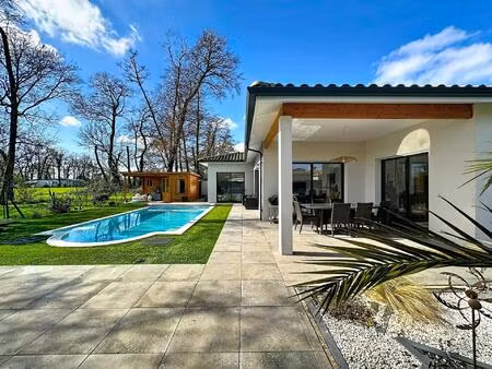 maison recente - dpe a - 3 chambres avec garage et piscine