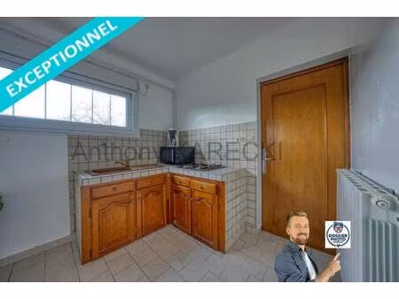 intérieur repeint et bâtisse sans fissure  toiture excellent état