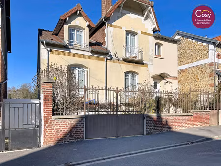 belle demeure soissons  5 chambres  piscine...
