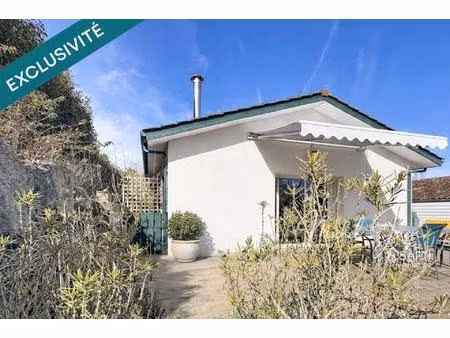 urcuit - maison de plain-pied  calme  vue dégagée et beau terrain plein sud.