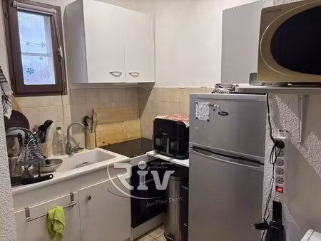 appartement t2 avec balcon et garage - 1er étage - beaurepaire