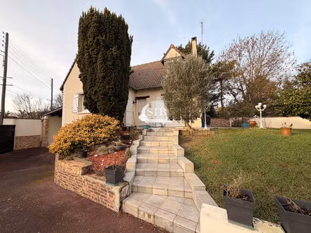 maison avec sous-sol total et dépendance
