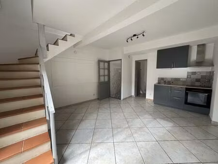 a louer maison de village t3