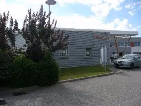 location bureau moirans 30 m²