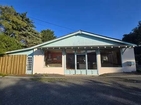 location local d'activités saint benoit 430 m²