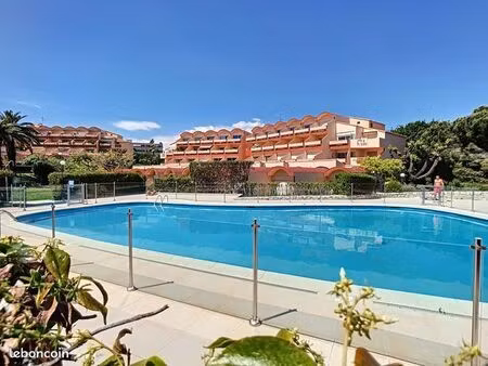 location appartement 2 pièces 27 m² à antibes (06160)