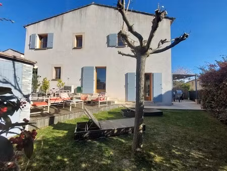 maison t4/t5 101m2 + garage dans copropriété avec piscine