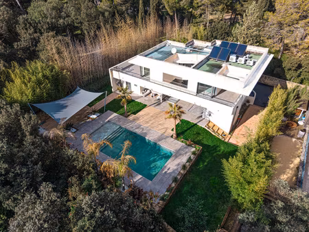 propriété 10 pièces de 400m²