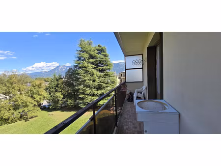 t2 de 46m2 avec balcon garage cave bourget du lac