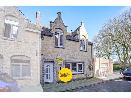 instapklare woning in hartje diksmuide  met zicht op het stadspark!