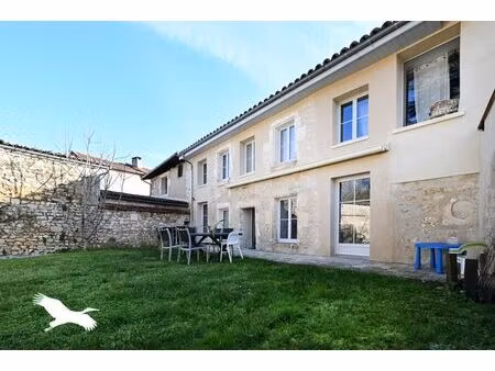 vente maison 5 pièces 140 m² la rochefoucauld-en-angoumois (16110)