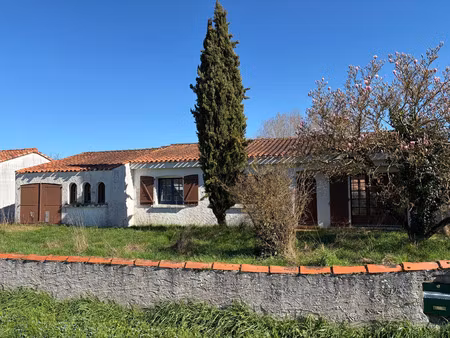 les magnils reigniers (85) 5 minutes de lucon cadre campagne maison plain pied 3/4 chambre