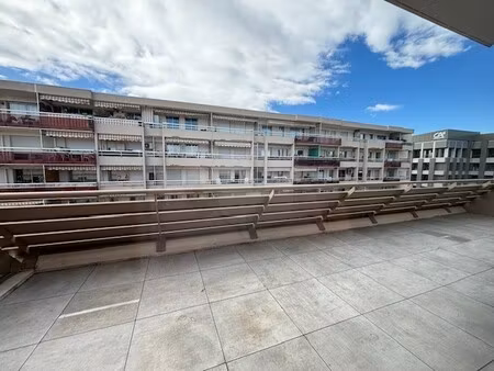 4 pieces avec deux stationnements