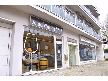 commercieel pand te koop op de rand van het stadscentrum in kortrijk