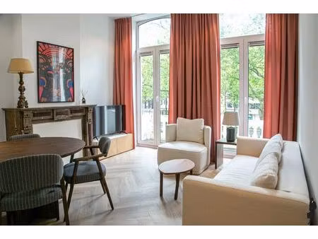 vergund appartementsgebouw met vast rendement op het zuid