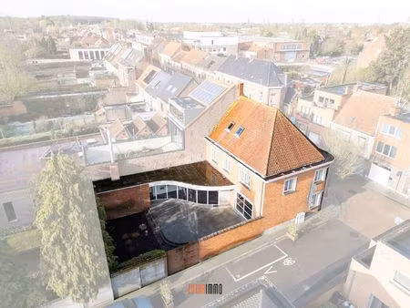 karaktervolle hoekwoning in rumbeke