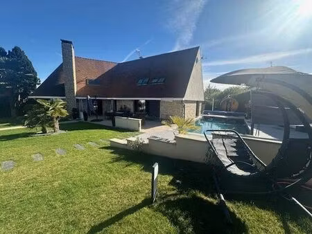 vente villa 7 pièces 253 m2 à viarmes