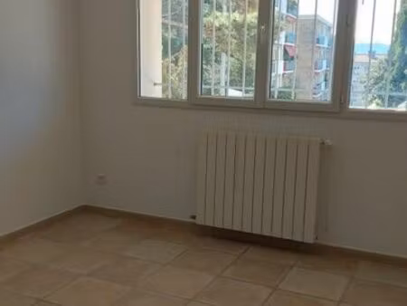 location appartement 2 pièces 55 m² à aix-en-provence (13080)