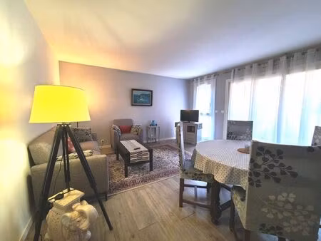 location appartement 3 pièces 73 m² à aix-en-provence (13080)