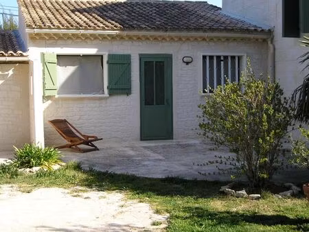 location appartement 2 pièces 30 m² à arles (13104)