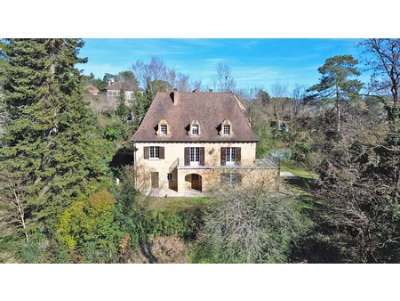 maison de caractère à sarlat avec appartement de 200 m2