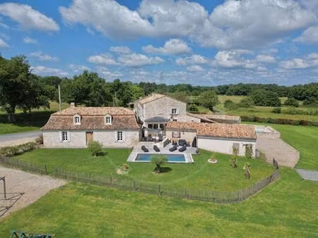 maison de caractère et son gîte à la vue imprenable