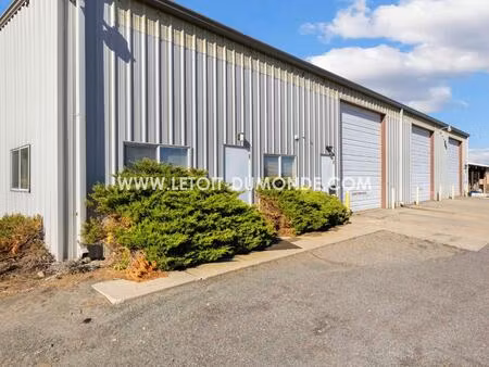 ensemble de 2 locaux récents de 420 m² sur un terrain de 7000 m².