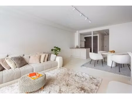 lichtrijk bemeubeld stadsappartement op toplocatie