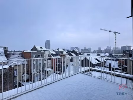 penthouse met 3 slaapkamers vlak bij tour & taxis