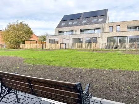 prachtig gelegen nieuwbouw duplexappartement met drie slaapkamers  groot terras en autosta