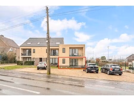 lichtrijk 2-slaapkamerappartement met 2 terrassen + autostaanplaats in zepperen (sint-trui