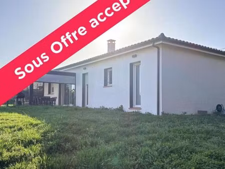 sous offre acceptée - maison individuelle de plein pied - 3 chambres avec jardin et garage
