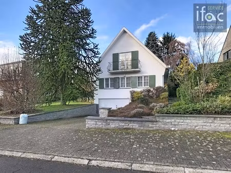 charmante villa met 4 slaapkamers en tuin