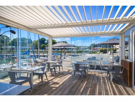 vente commerce 2 pièces 122 m² rochefort (17300)