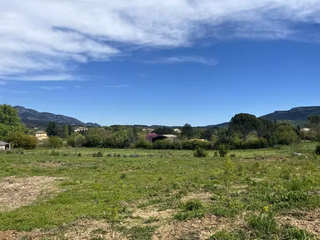 terrain constructible 2706m2- tout projet public privé